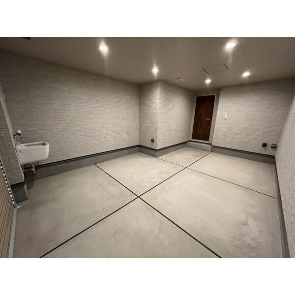 Garage House J(ガレージハウスジェイ) 玄関