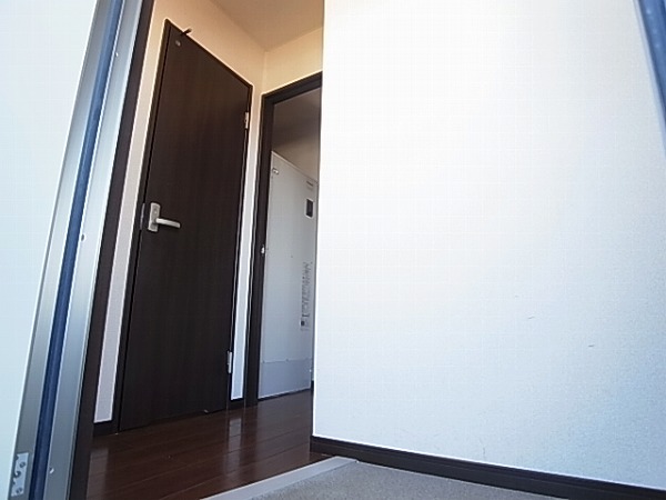 ガーデンヒルズA棟 玄関