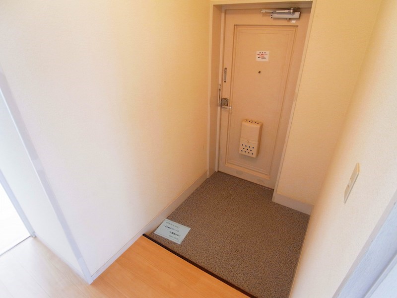オークマ第三レジデンス 玄関