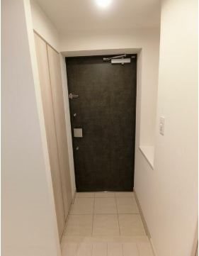 クレストコート綾瀬 玄関