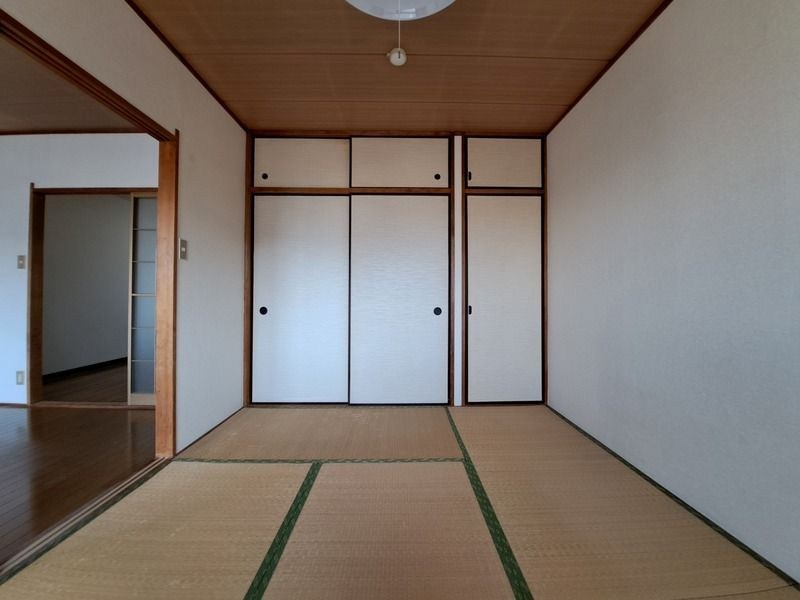 松平マンション ベッドルーム