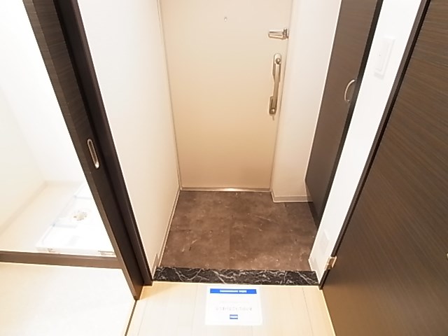 コンフォール亀有 玄関