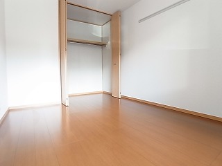 ローズパレス ベッドルーム