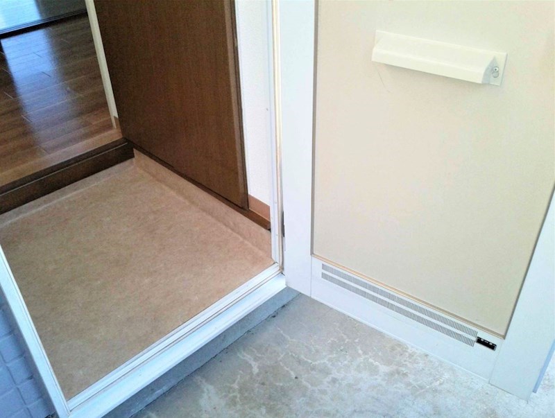 ポワール壱番館 玄関