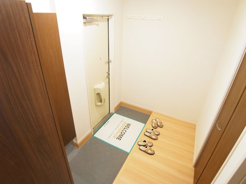 BLESS HOUSE柏西町　Ｄ棟 玄関