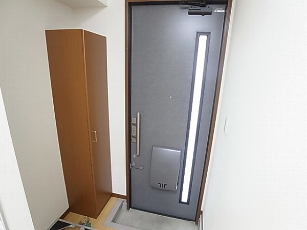 グラチオーソ旭町 玄関