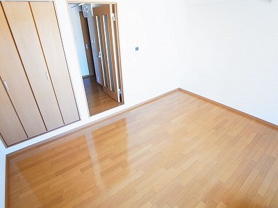 日創北小金ビル リビング