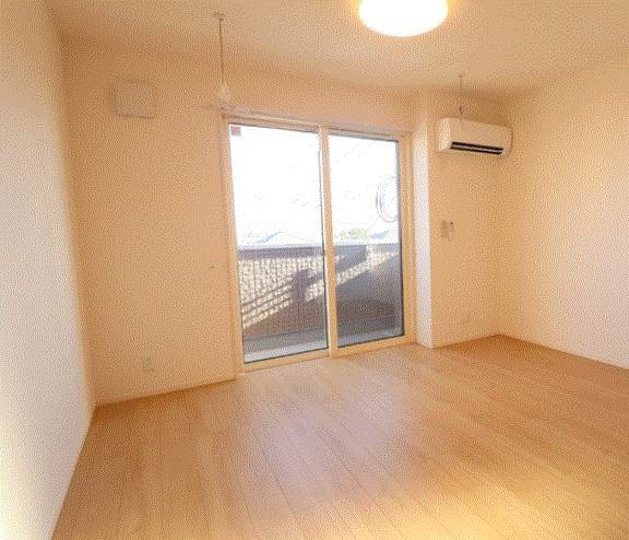 スリーシップ リビング