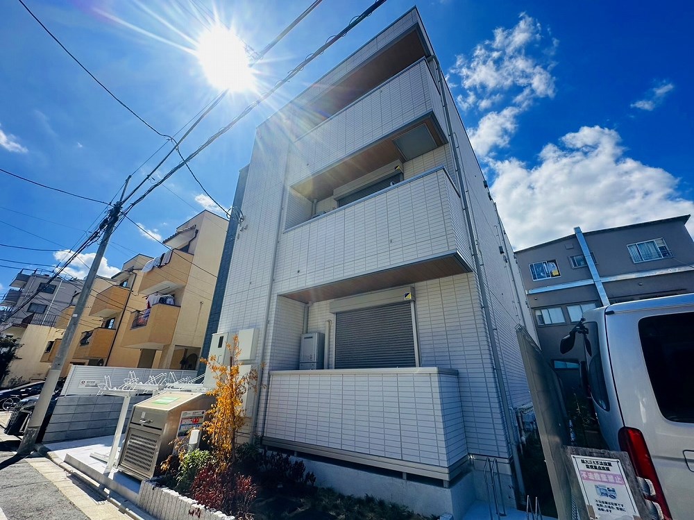 アヴァンス東日暮里 外観写真