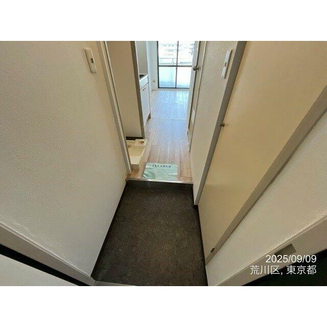 スカイコート鶯谷 玄関