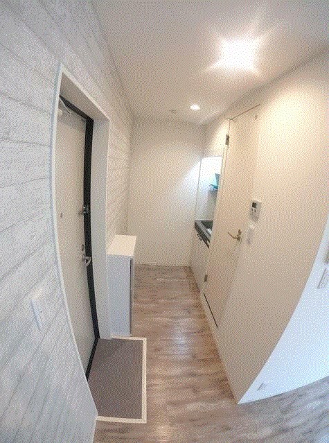 プレシャス西新井 玄関