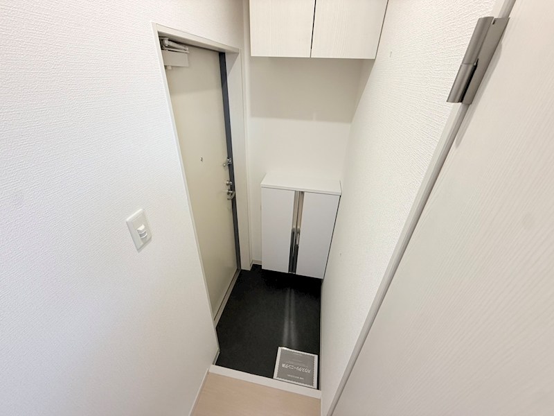 D porta viola 玄関