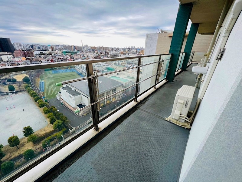 ロイヤルパークス新田 ベランダ