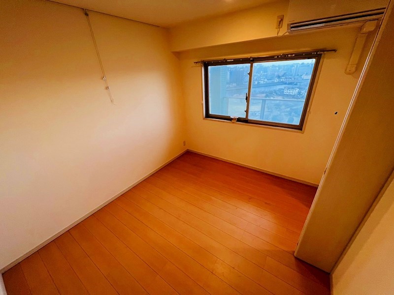 ロイヤルパークス新田 ベッドルーム