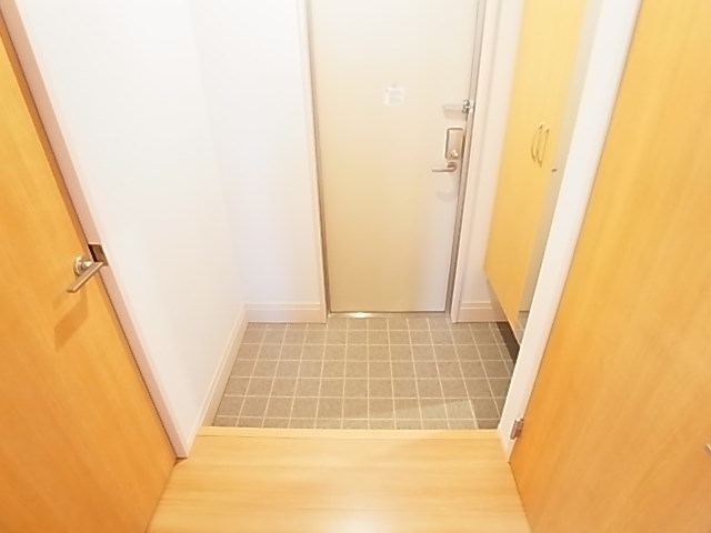 プランドールＢ 玄関