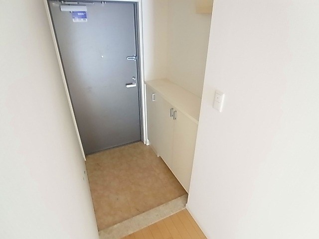 レジディア南千住 玄関