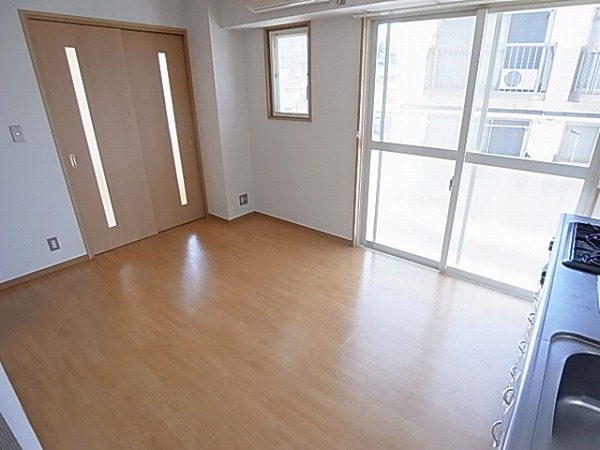 第３バロン リビング