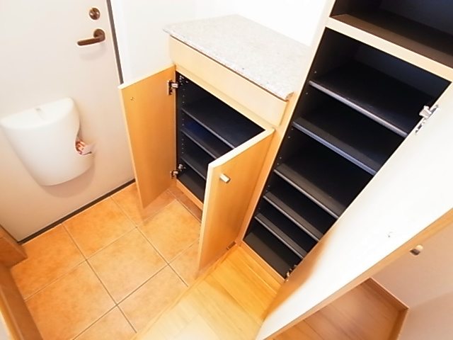 レストインピースⅡ 玄関