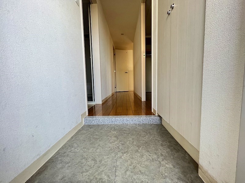 アンシャンテ 玄関