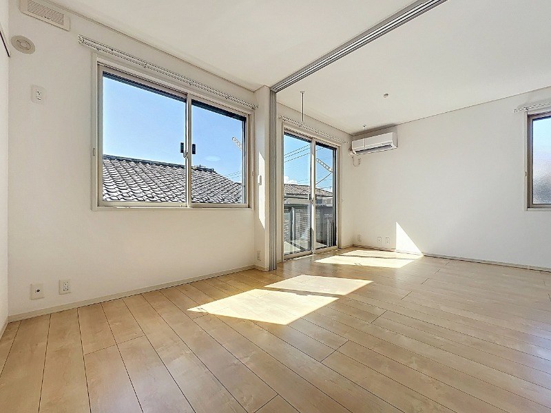 ブルー・イン・スカイ・シティ リビング