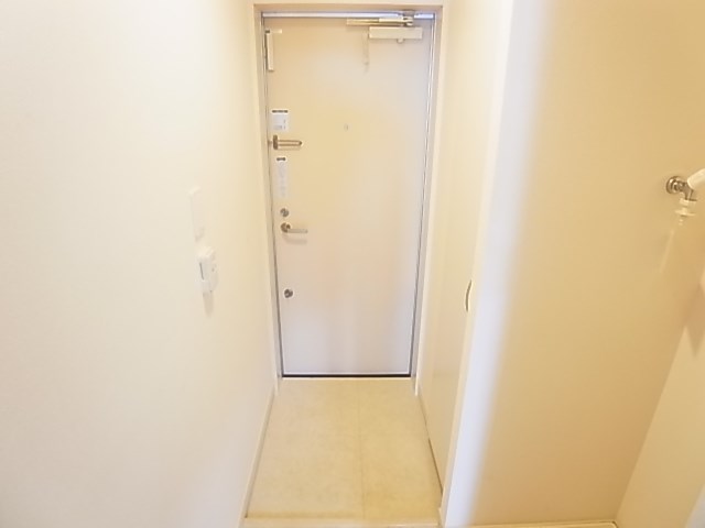 リブリ・フラムドール 玄関