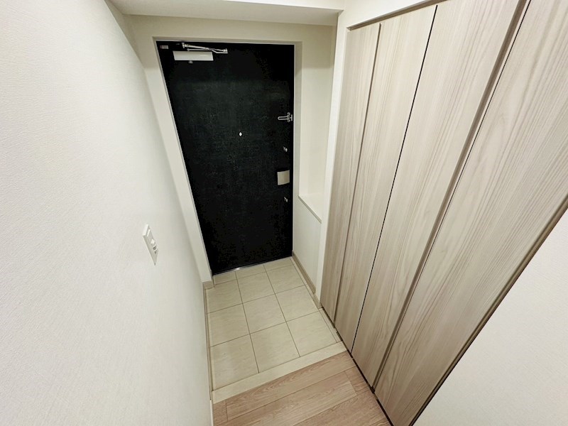 クレストコート綾瀬 玄関