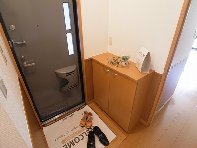 サンモール六実 玄関