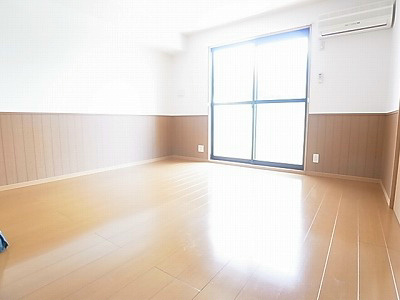 サンモール六実 リビング