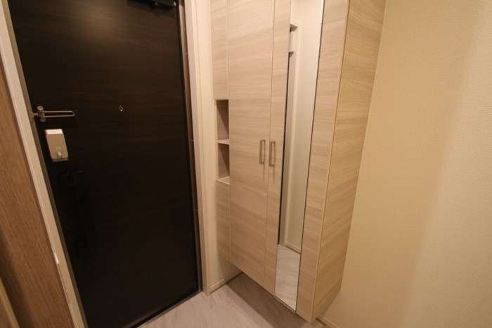 グラナーデ千住緑町 玄関