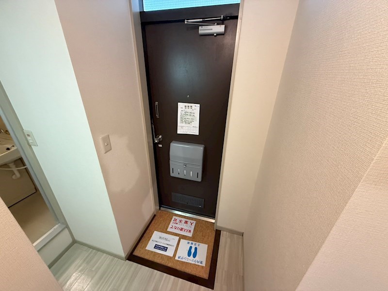 メゾンヤマリ 玄関