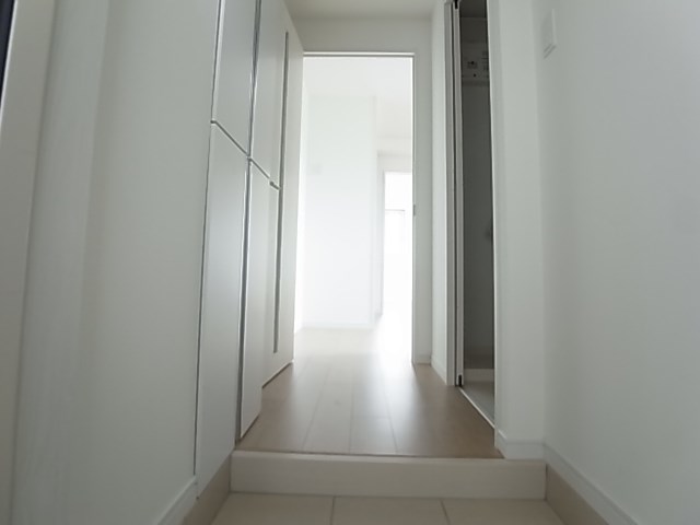 ラヴィエント綾瀬 玄関