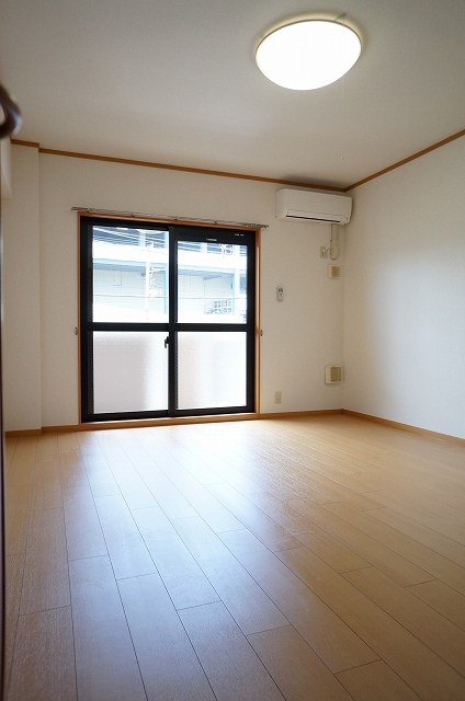 フローリッシュマンション リビング