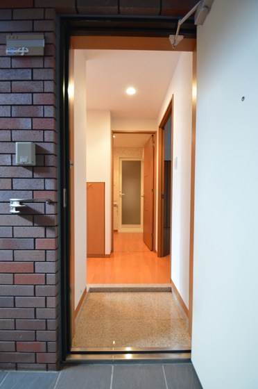 オアシスB棟 玄関