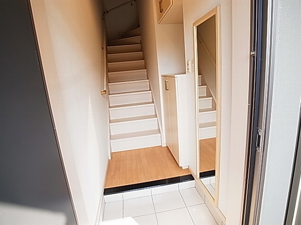 サンモール（小青田） 玄関