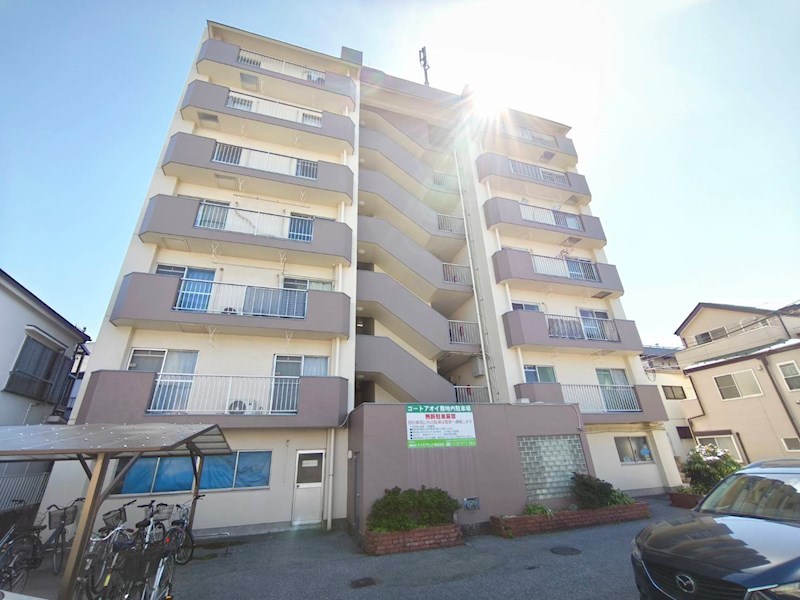 コートアオイ 外観写真