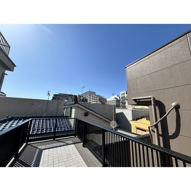 西新井栄町1丁目戸建 ベランダ