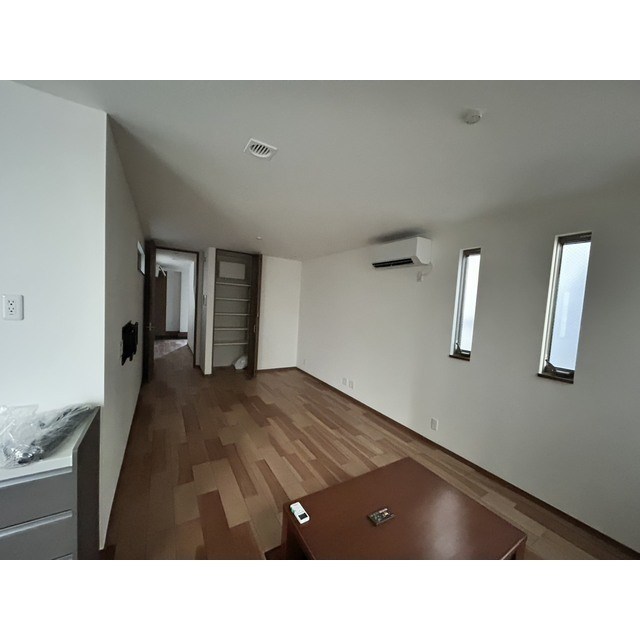 西新井栄町1丁目戸建 リビング