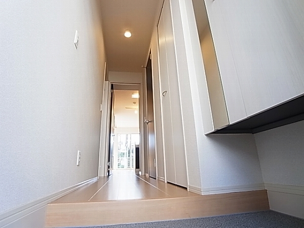 グランベールB棟 玄関