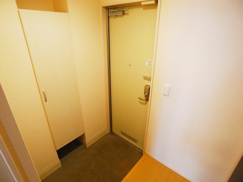 ブライトコート２ 玄関