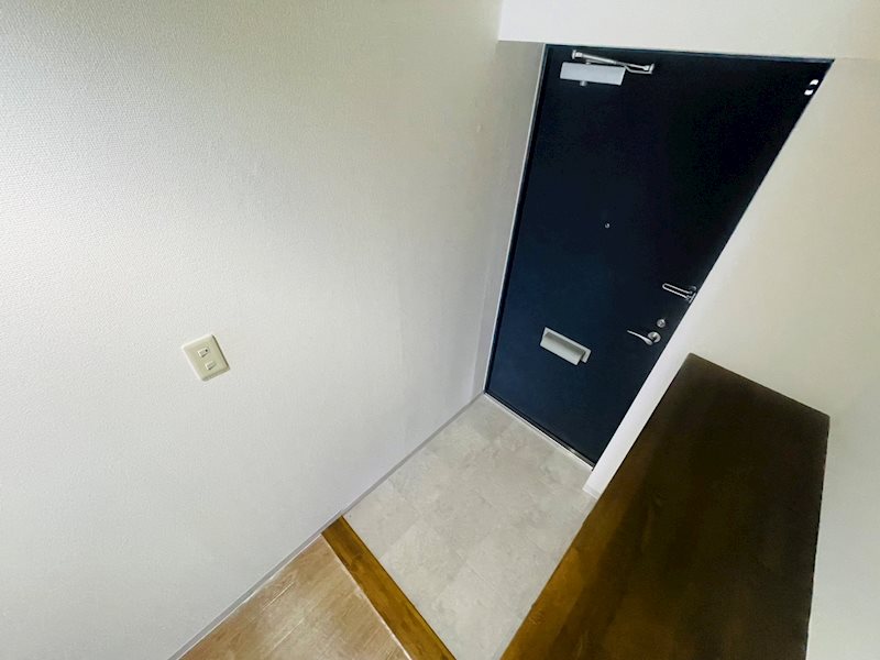 白井ロジュマン 玄関