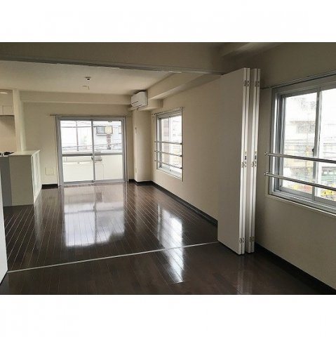 いずみマンション リビング