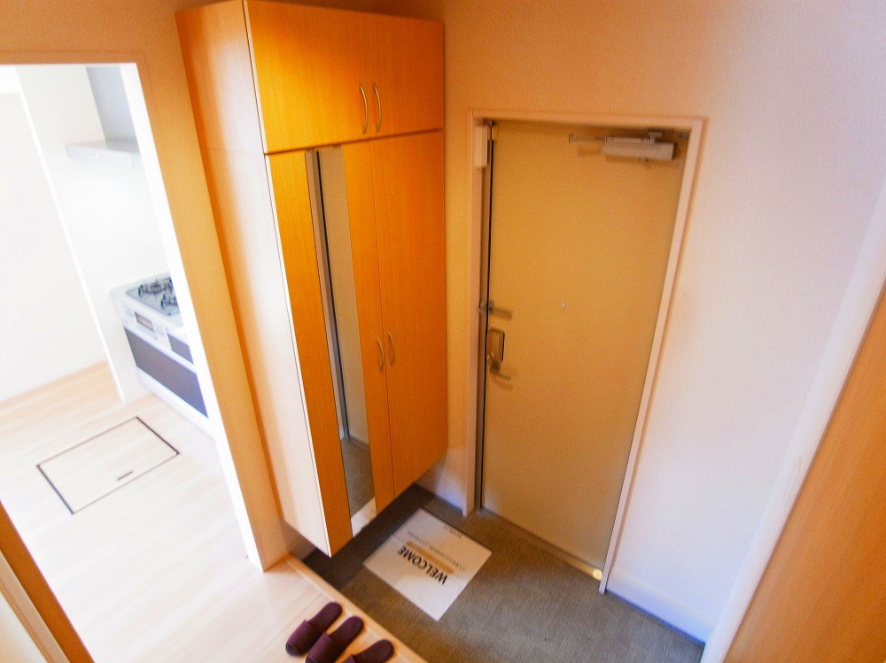 ラ　ルーチェ  玄関