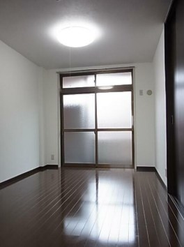 関原ロイヤルハイツⅢ ベッドルーム