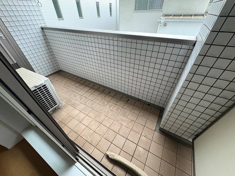 ファミリア一番館 ベランダ