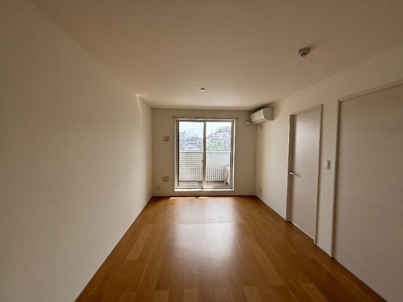 ファミリア一番館 リビング