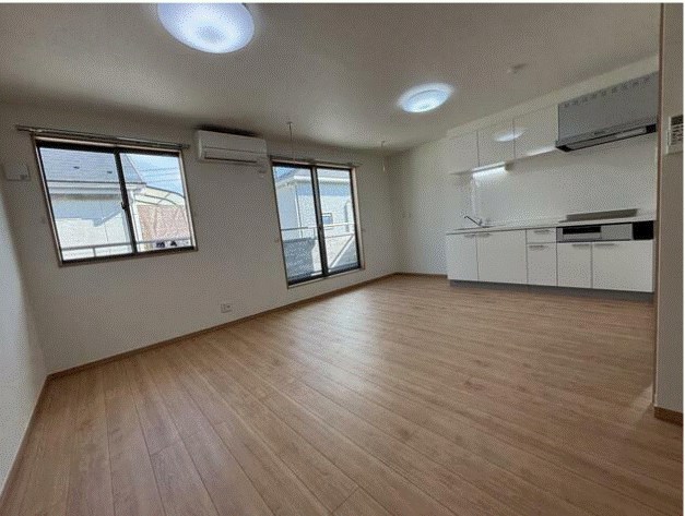 ルミナスコート馬橋 リビング