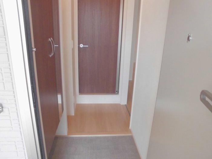 ジュ・マルティⅢ 玄関