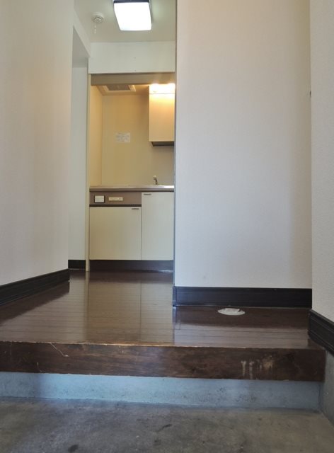 パークパレス綾瀬 玄関