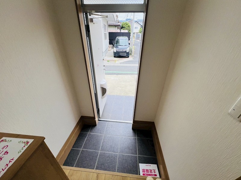 プアールA 玄関