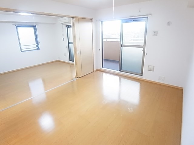 プラティーク六町 リビング